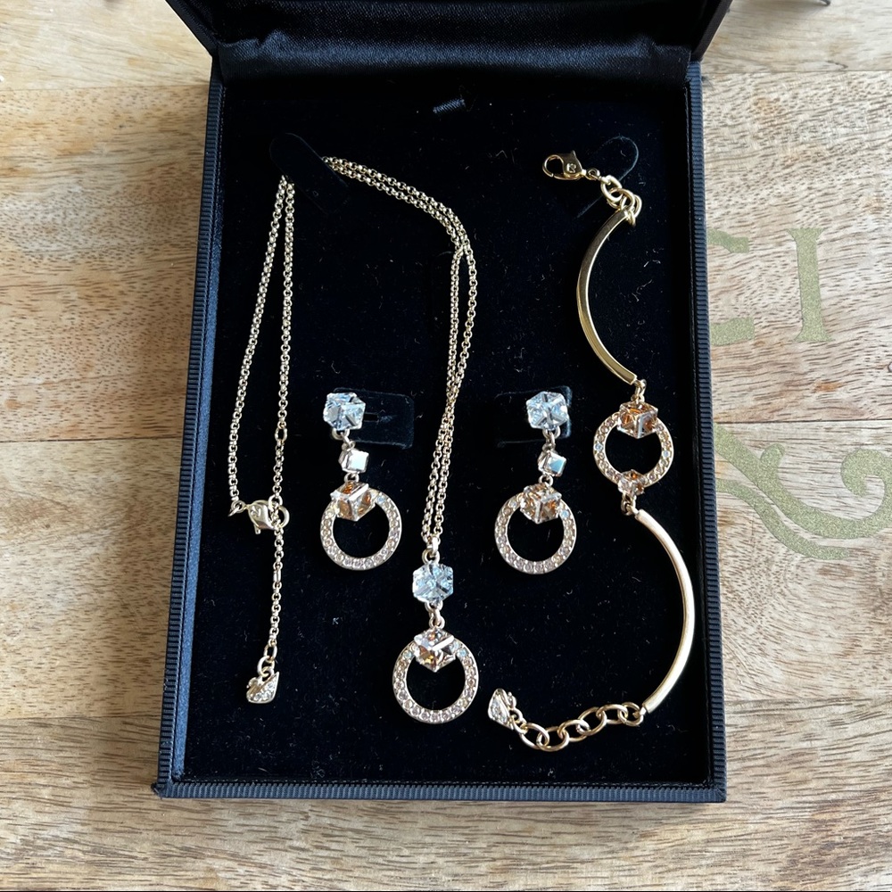Swarovski set